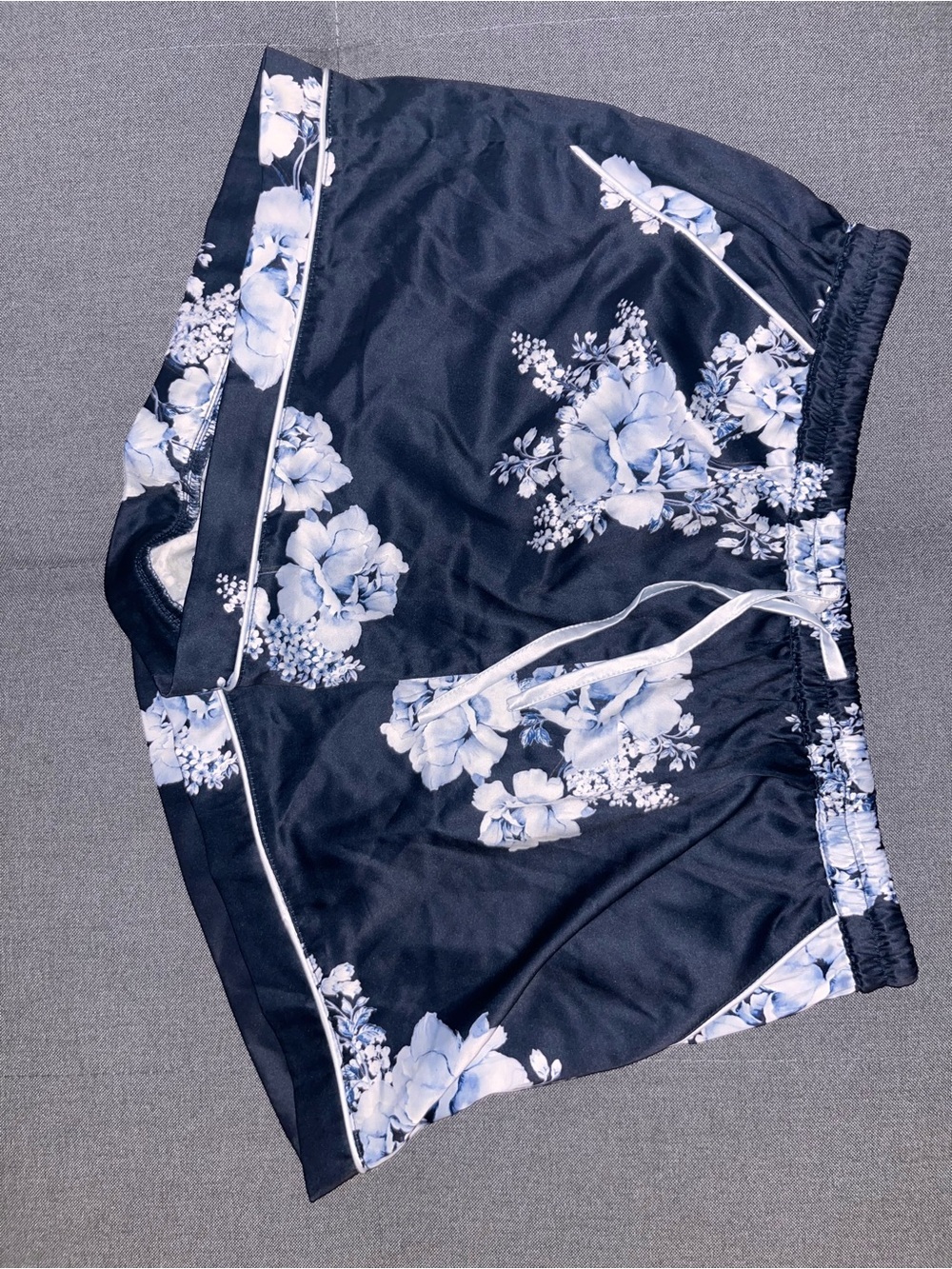 Le Rose Women's Blue Floral Satin Short Pajama Set - Matching Top & Shorts - Picture 4 of 5